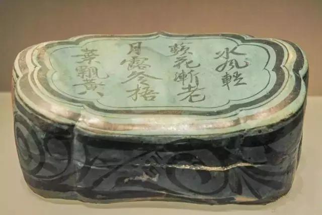 古代人为什么睡那么硬的瓷枕,古人睡觉真的都用瓷枕吗