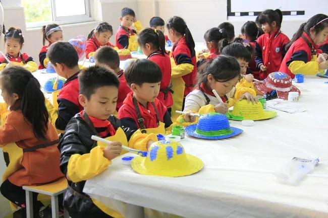 连云港华杰实验学校优点,名校巡礼海南中学