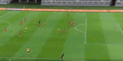 我们是足球的搬运工,专业输球30年,从未被超越