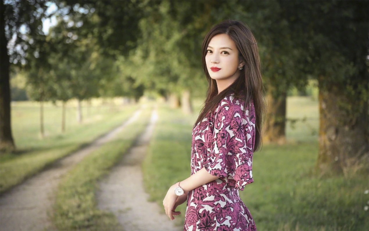 琼瑶对小燕子的评价,琼瑶评价赵薇