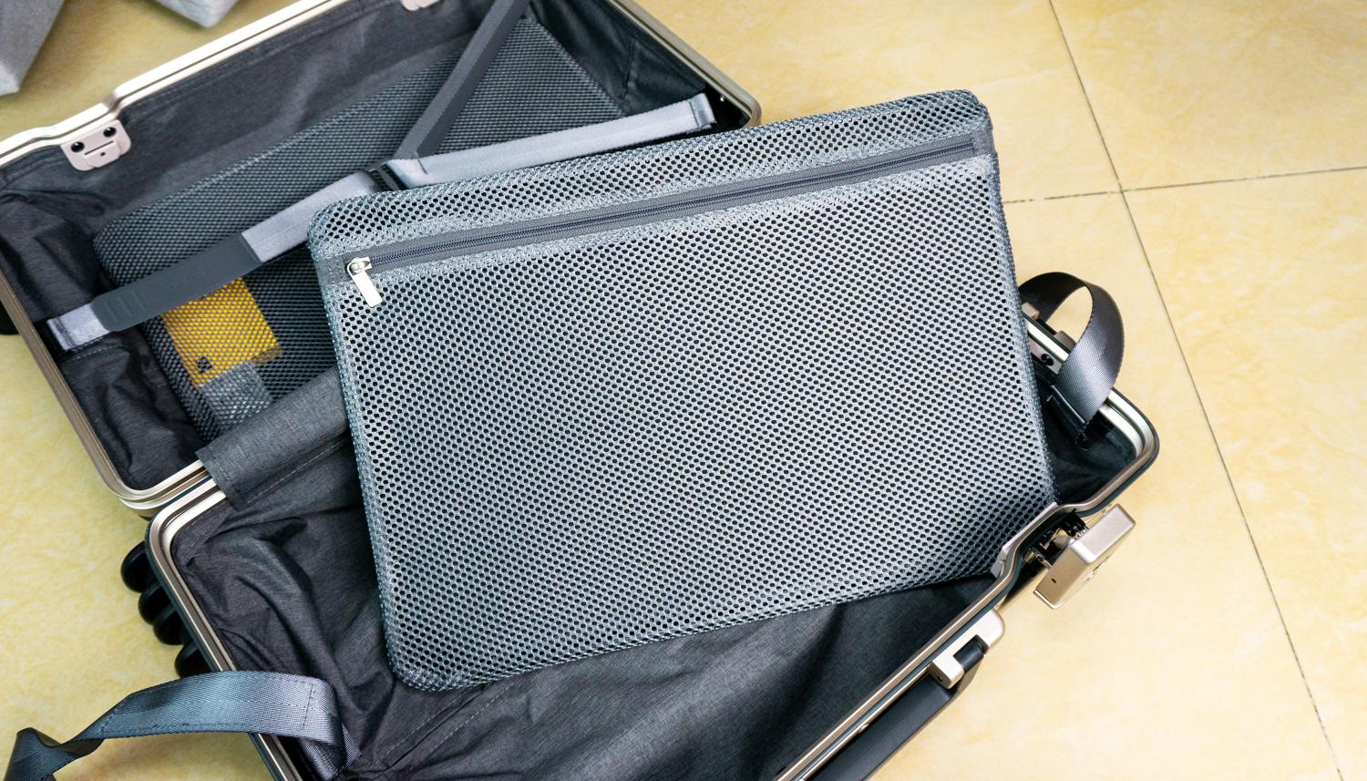 我试了一下，用地平线8号POWER拉杆箱装PS5代路由器刚刚好