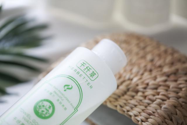 湿敷水推荐丝瓜水,千纤草丝瓜水做水膜