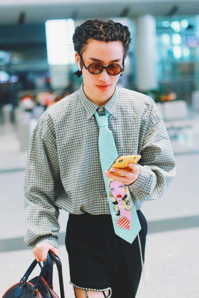 邓典穿搭,邓典的穿衣风格