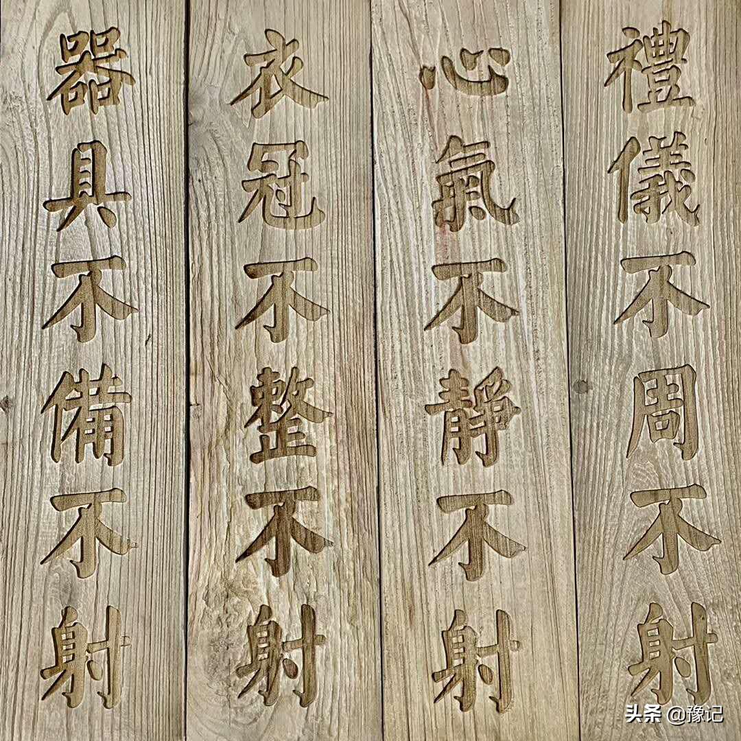 篮球场上小个子球员,篮球场上的矮子