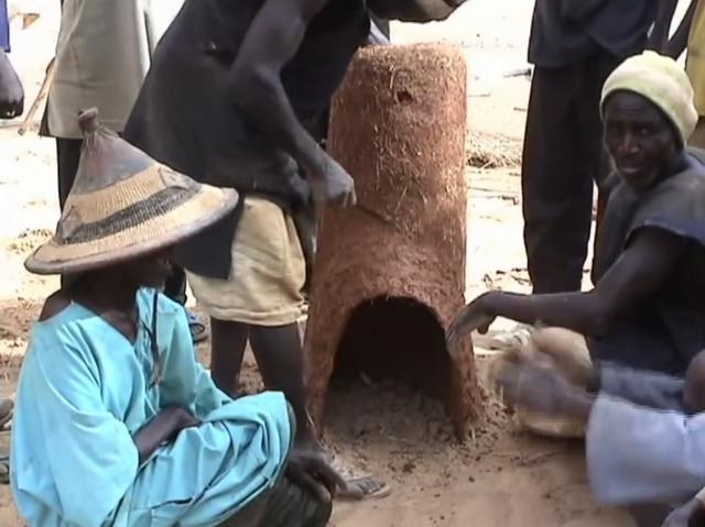 黑人跨入铁器时代的关键！揭秘两千年前的黑人冶铁术，包教不包会