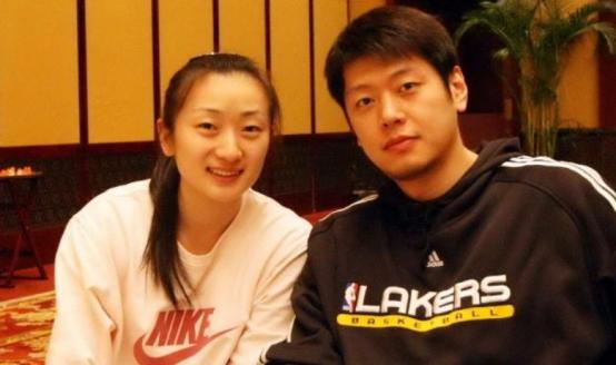 一家三口两国手，儿子是“王治郅接班人”，儿媳是“亚洲蝶后”