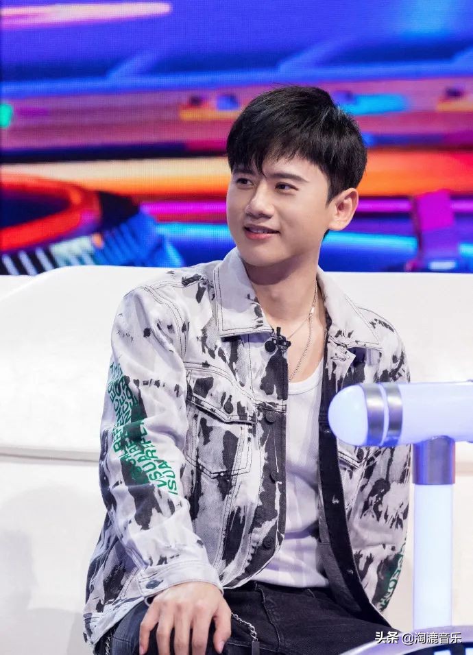 张杰出道16年零绯闻,出道15年的张杰有多强