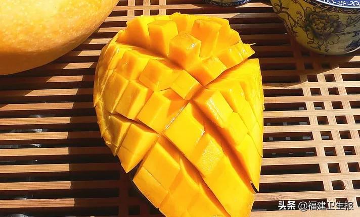 吃鱼油会引起血尿吗,吃鱼油尿血