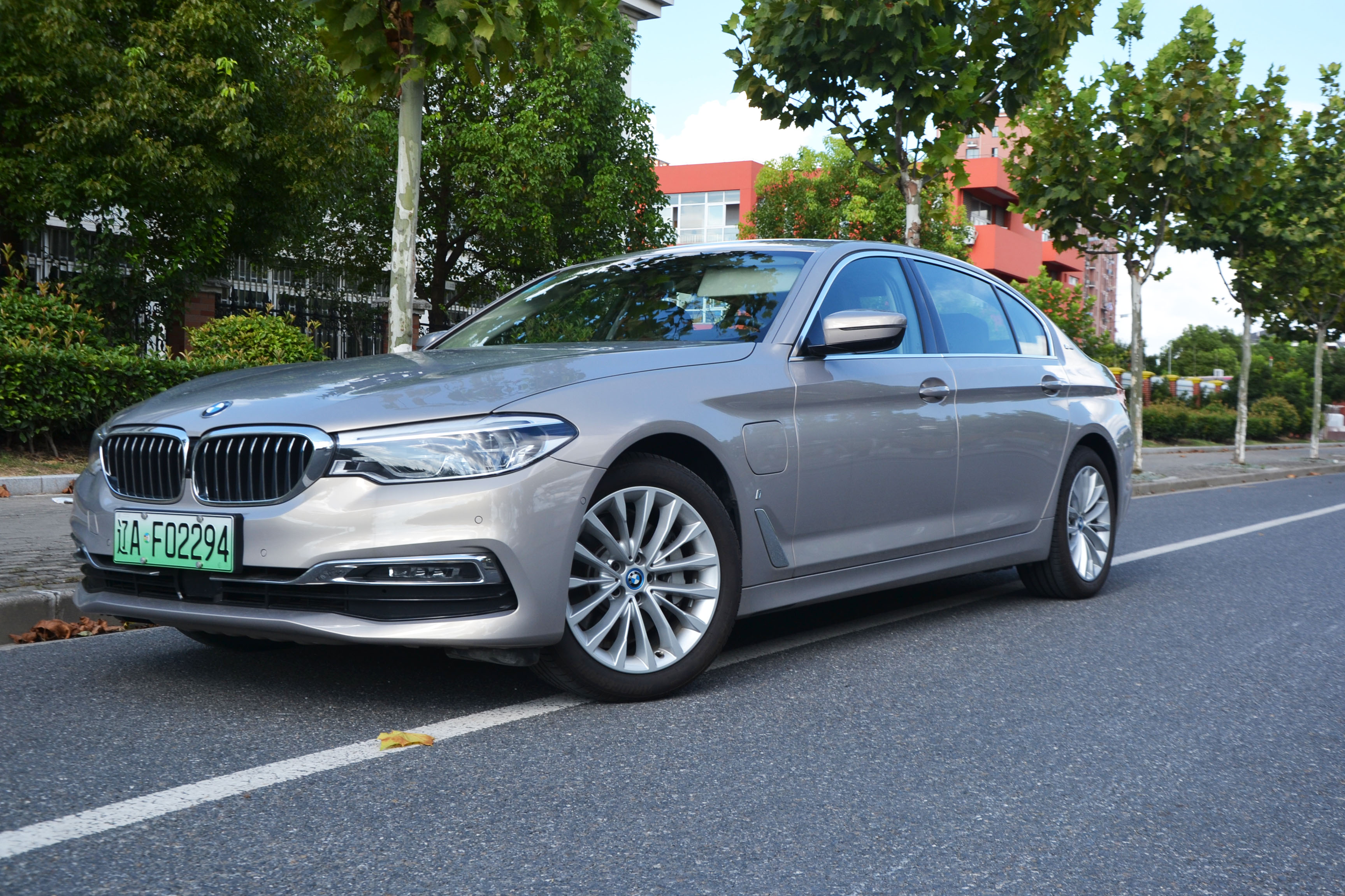 宝马530le混动可以边跑边充电吗,宝马530le新能源驾驶感受