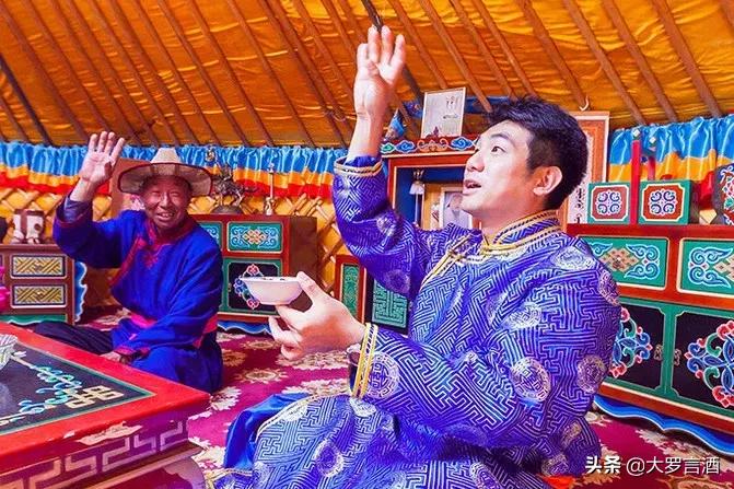 古老的祭祀与迎客的“下马酒”