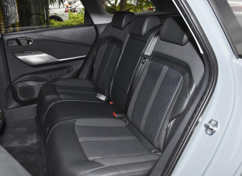 10万元可落地颜值高的国产车推荐,10到15w的国产车应该买哪种