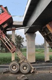 新娘开心的搞笑视频,搞笑gif开心一刻女司机上车