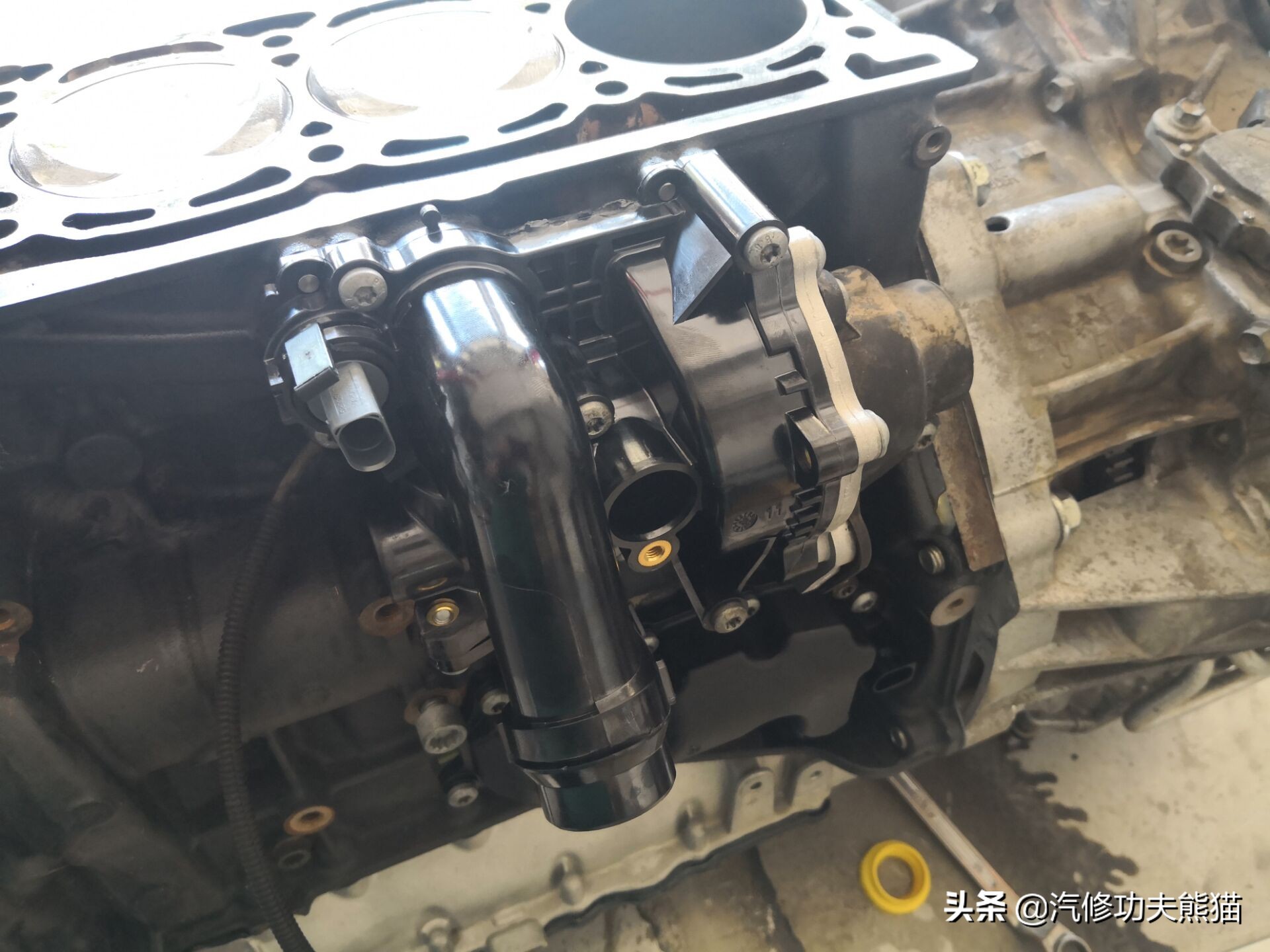 2017款途观丝绸之路1.8t烧机油吗,途观2015款1.8t四驱豪华版烧机油