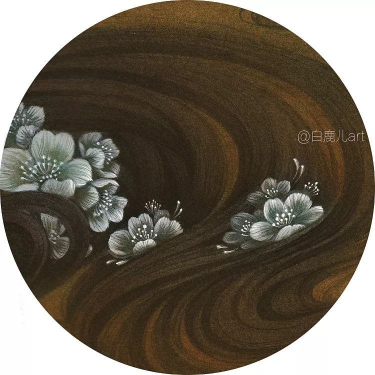 玉手青丝美女图片,一袭白衣清冷出尘的古风美人