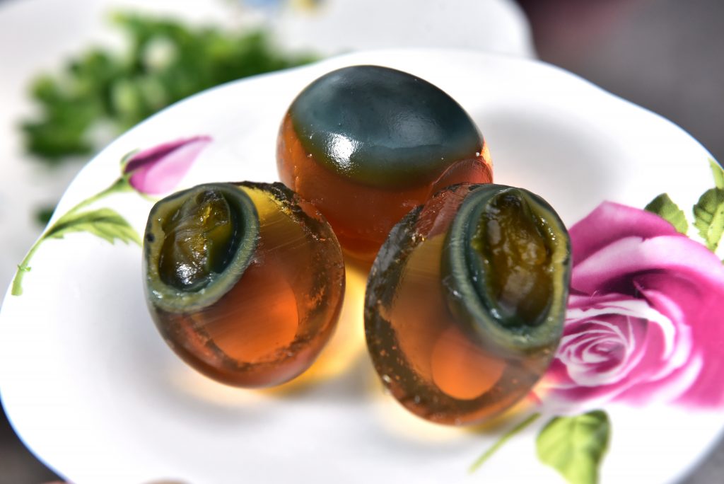 怎么选皮蛋蛋黄才不会稀,皮蛋的正确煮法