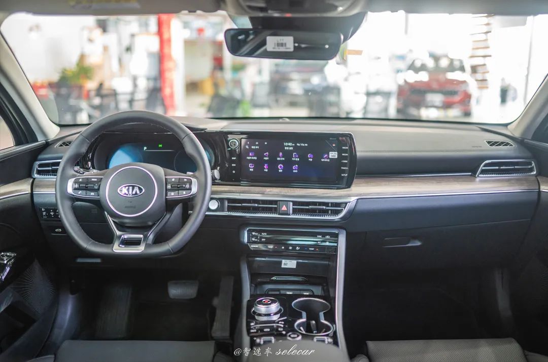 起亚k52014款2.0latluxury,全新起亚k5的盛世美颜你get到了吗