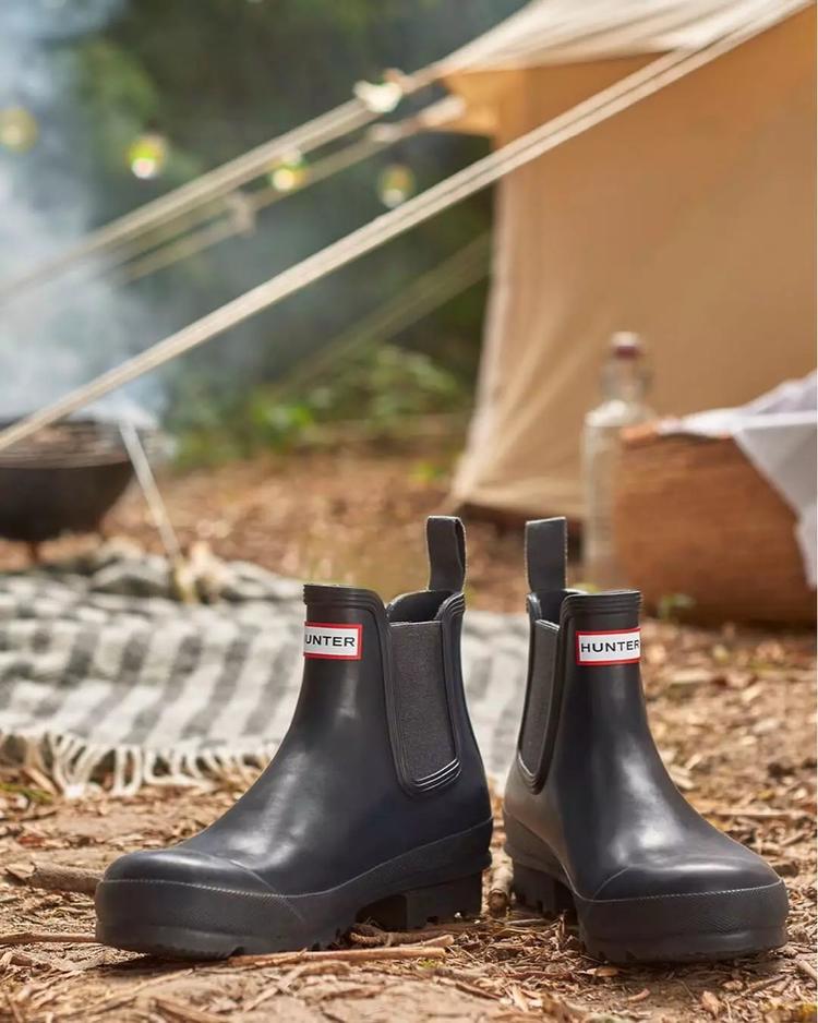 下雨天该不该穿aj,适合在雨天穿的aj