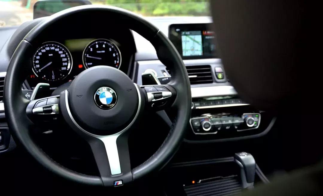 2020宝马1系120i时尚版三厢,bmw三厢120i1.5