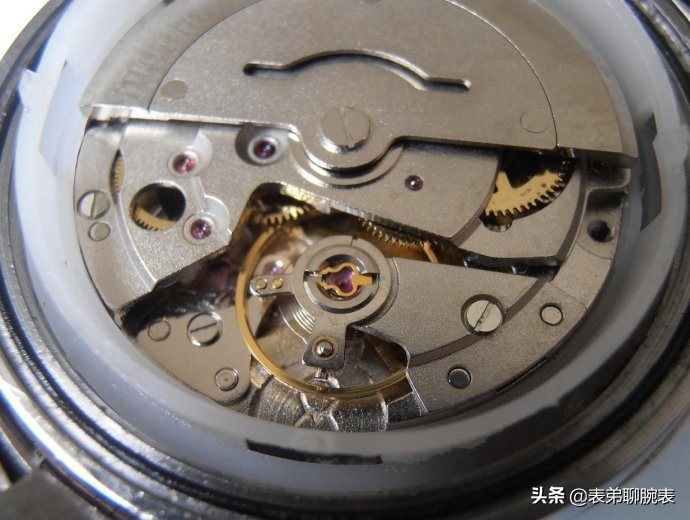怎么分辨机芯是日本的还是瑞士的,怎么识别瑞士机芯真假