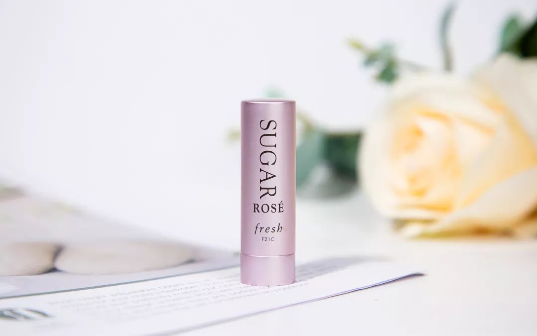 可以让嘴巴滋润红的润唇膏,最好用的几款润唇膏