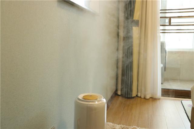 加湿器家用大容量无雾测评,小熊加湿器无雾