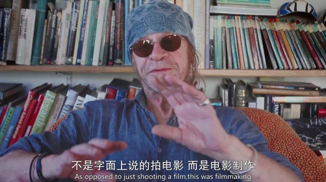 他把偶像拉下神坛