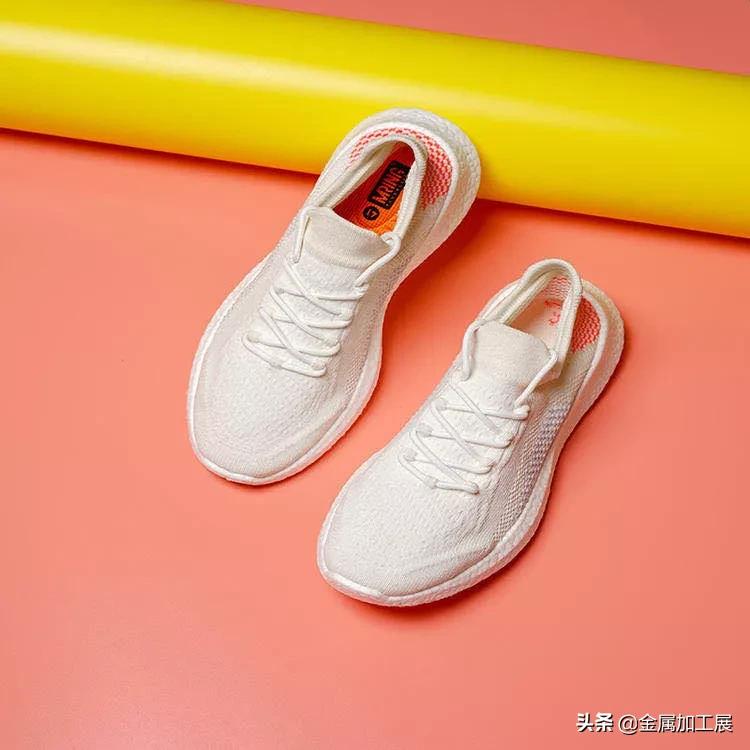 踩屎感最强的运动鞋,踩屎感软底耐磨运动鞋