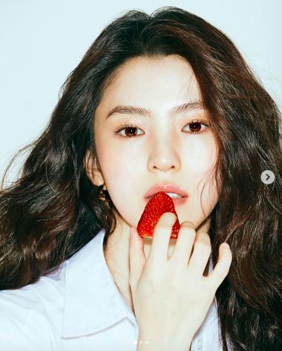 夫妻的世界韩素希穿衣搭配图,夫妻的世界韩素希吊带裙