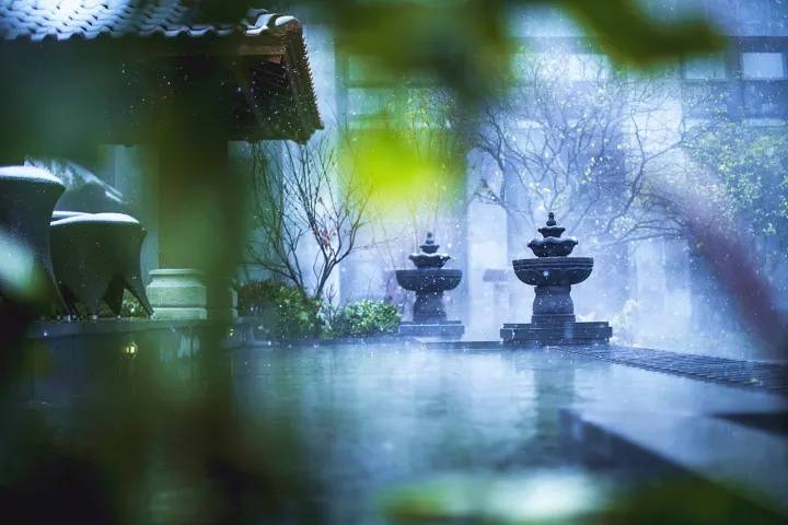 降温了一起去泡温泉,天气微凉正是泡温泉的好时候