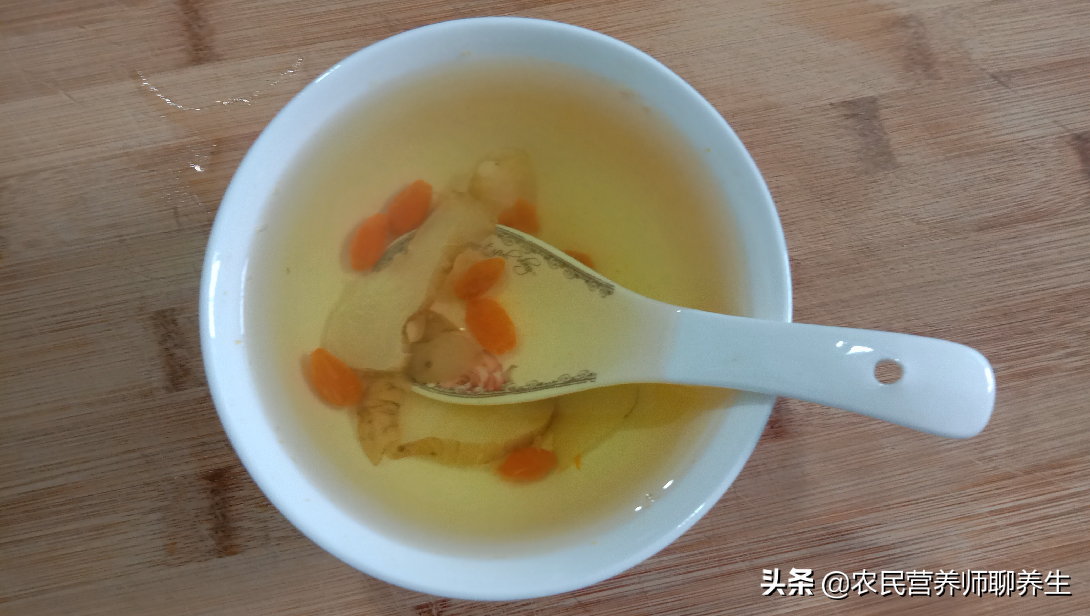 农民叫它“鸡头参”,加枸杞煮水,让爷爷童颜焕发,值得一看