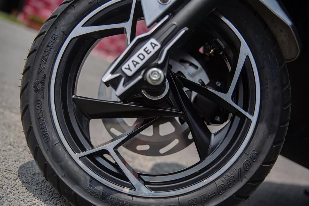 雅迪轻便摩托T9D能装多大电池,雅迪t9