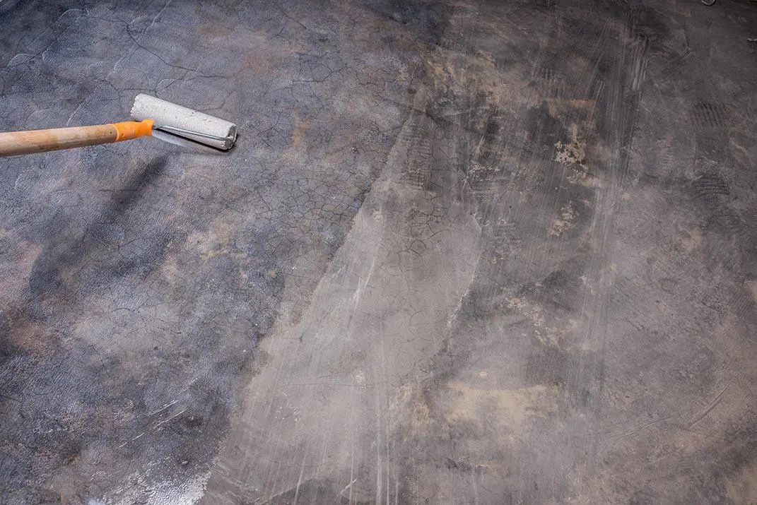 水泥自流平刷几遍界面剂,自流平一桶加多少界面剂