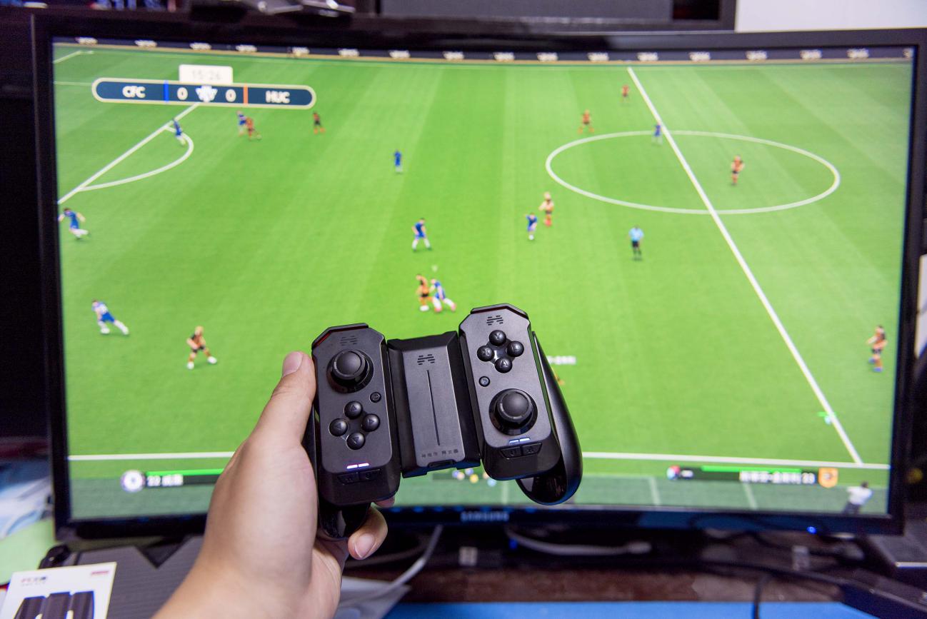 用了三年的荣耀30pro,荣耀北通h2游戏手柄