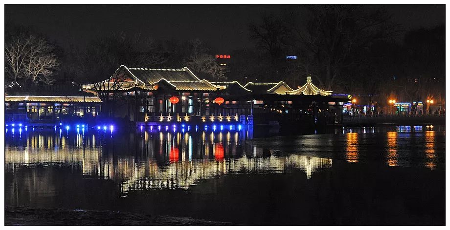 北京酒吧街一条街哪时候最热闹,早期北京后海酒吧一条街