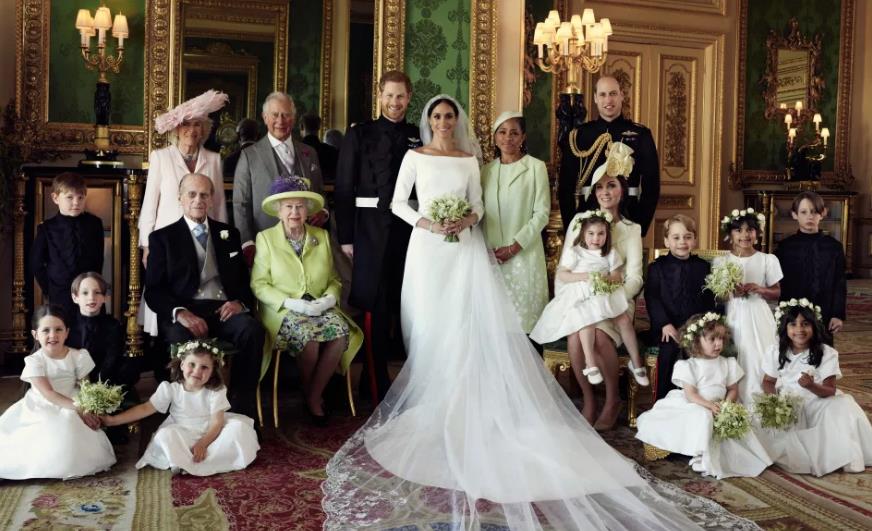 当王室成员打开大门在家里拍照时,我们才终可以一睹他们的豪宅