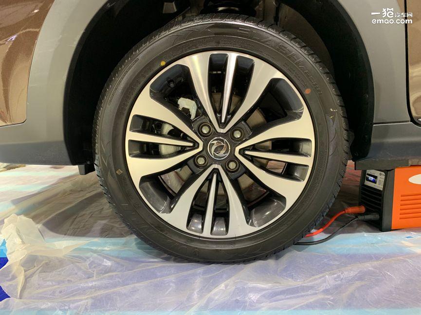 17年东风风神ax3二手车多少钱,东风风神ax3手动尚酷和致酷区别