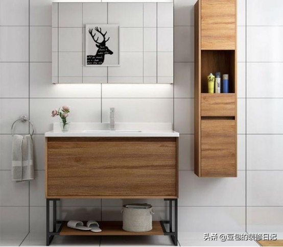 不锈钢浴室柜好还是铝合金材质好,pvc材质的浴室柜有什么优缺点