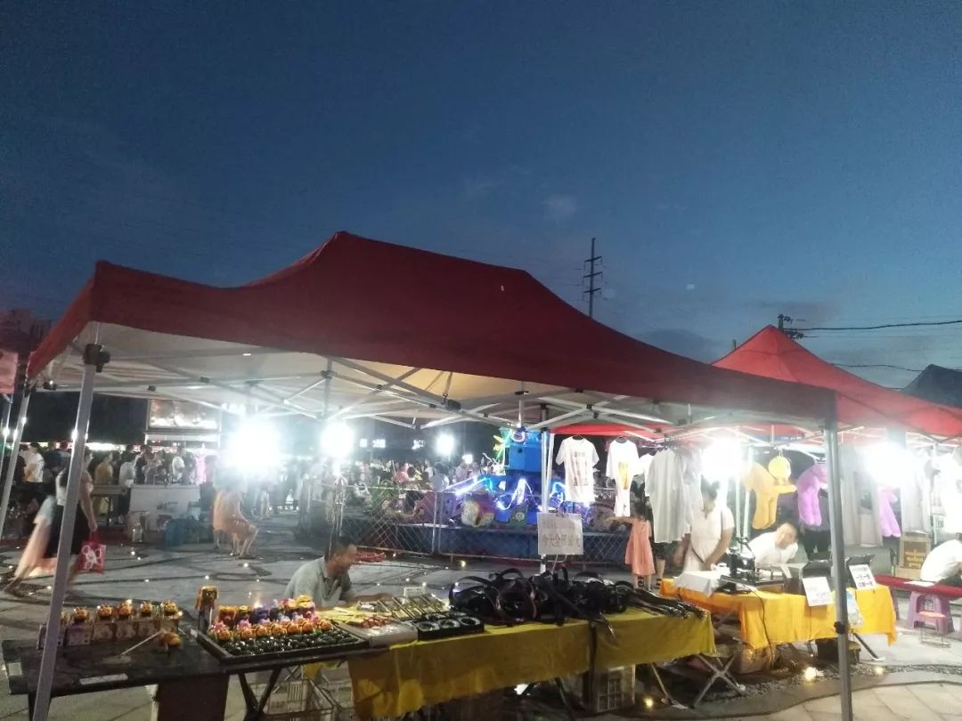 火爆｜N多品牌服装扎堆入驻宝丰观府·万象天街，潮生...