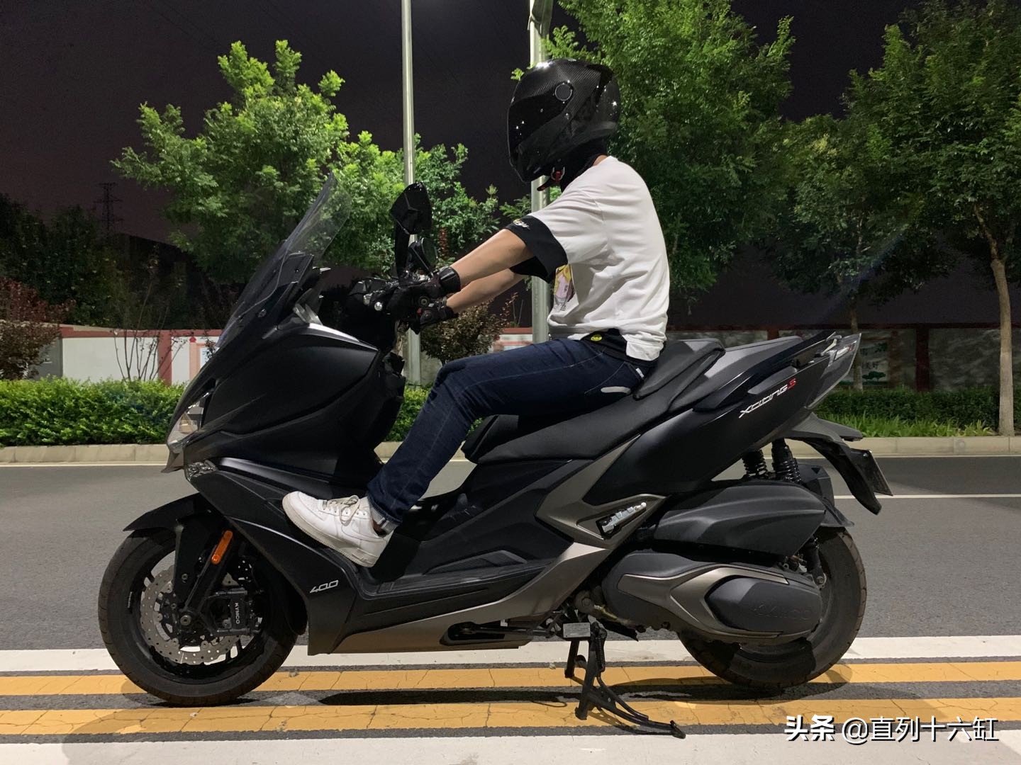 光阳进口赛艇s400国外测试,光阳xcitings400长途表现