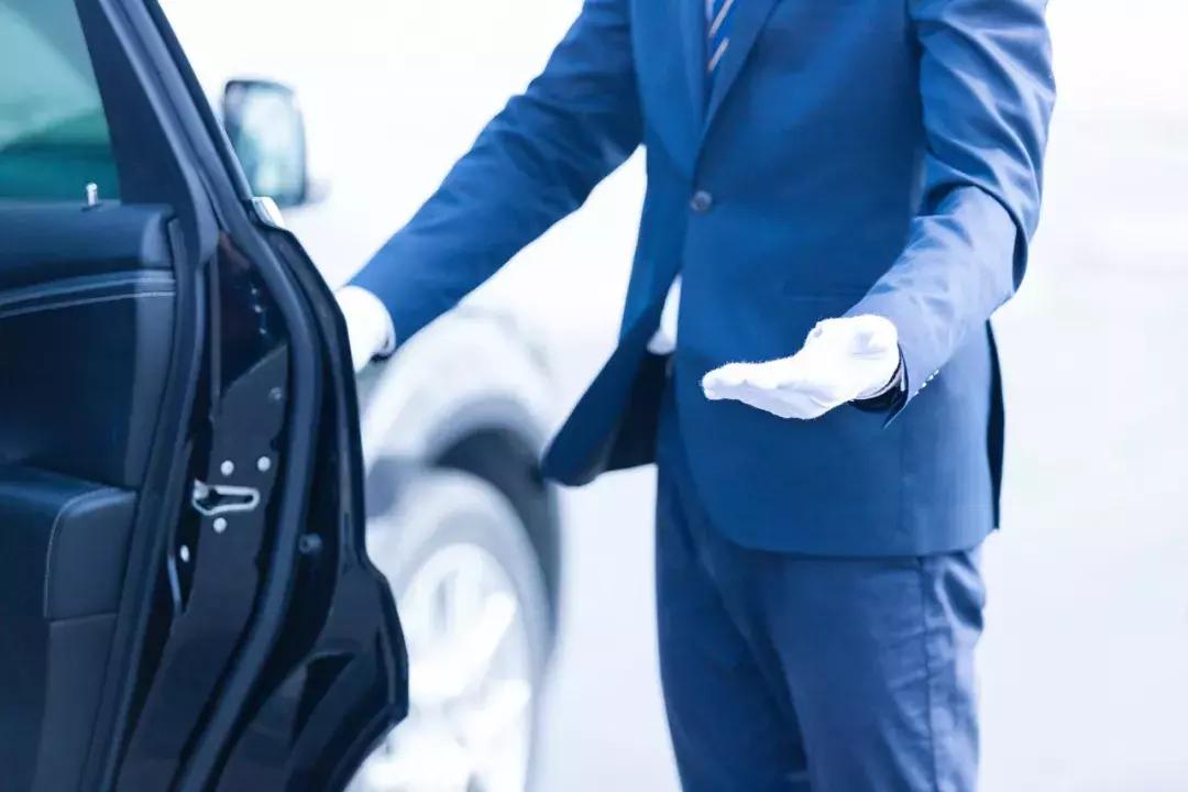 一样是出差包租车，为什么别人比你省更多，还能租到奔驰车？