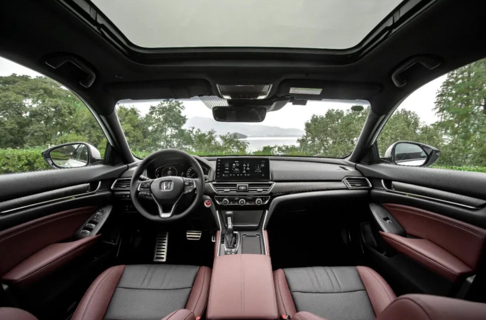 雅阁和英仕派phev哪个好,雅阁精英版对标英仕派