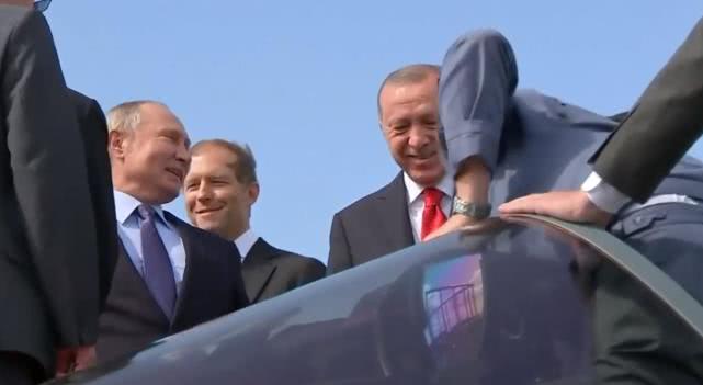 普京埃尔多安莫斯科航展,普京给埃尔多安看航展