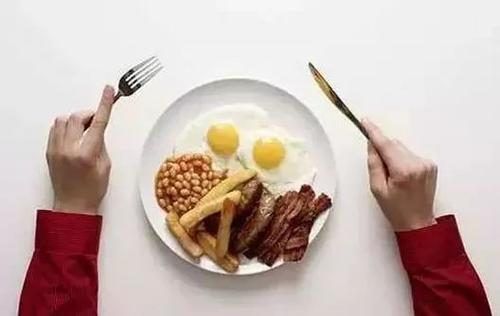 不吃晚饭减肥对身体危害大吗,减肥期间偶尔一天不吃晚饭可以吗