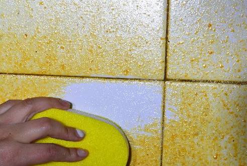 卫生间瓷砖发黄怎么解决,清洗卫生间发黄瓷砖妙招