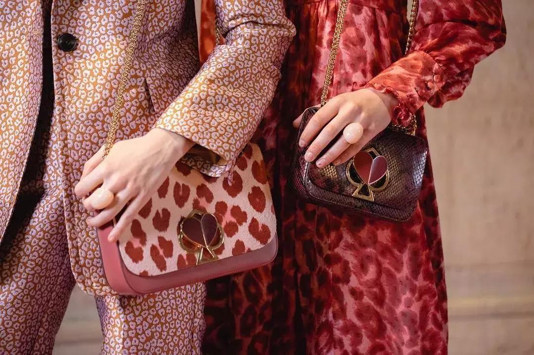 品牌女包包推荐网红款2022年新款,最近两年流行的包包品牌