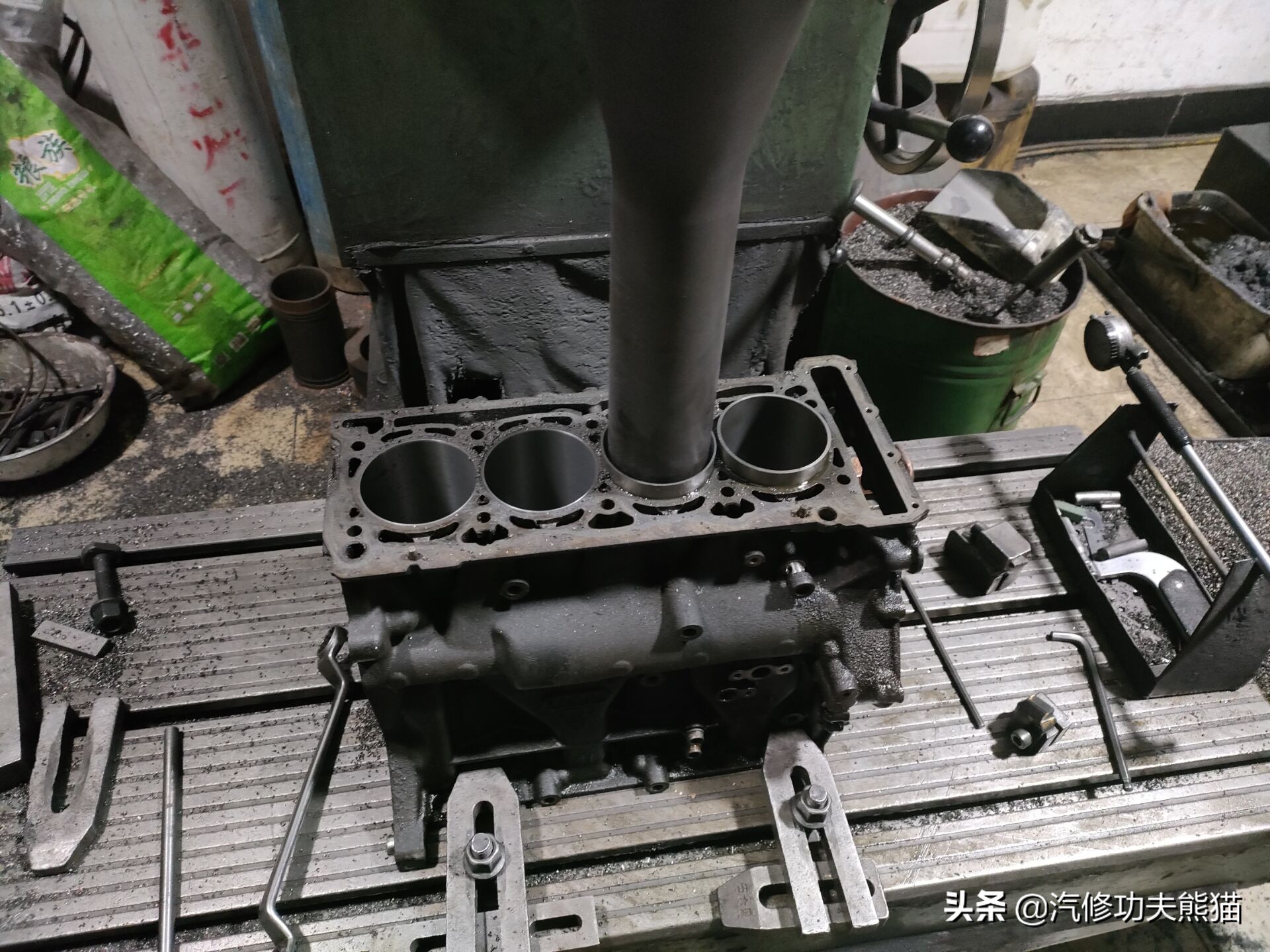 斯柯达昊锐烧机油维修视频,大众斯柯达昊锐1.8t烧机油