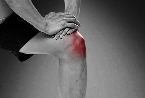 膝盖积水是怎么导致的,膝盖为何积水