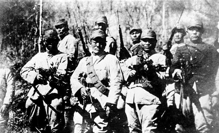 组织让他潜伏，他一路干到军统少将，陈毅：他一个人抵得上两个师