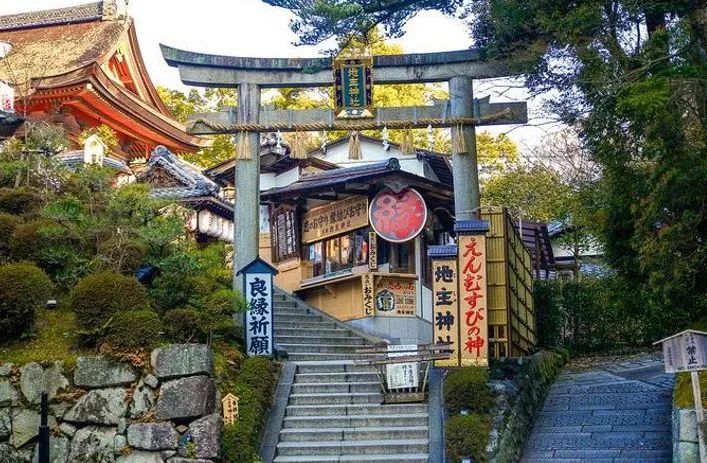 *拜参**过日本这些超灵验的恋爱神社，来年不再过“双十一”