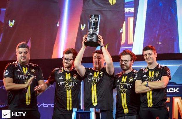 小蜜蜂轮换阵容发威势如破竹，CSGO第六人或成主流